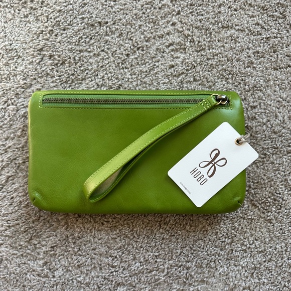 Hobo Lauren Wristlet Green Leather Women's Bag NWT - Picture 9 of 12